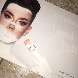 JAMES CHARLES MORPHE PALETTE
